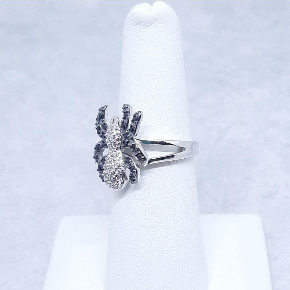 Glamorous Black and Silver Spider Ring - Picture 3 of 7